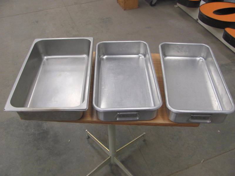 lot 52 image: Lot of 4 20 x 11 Stainless Steel Baking Pans