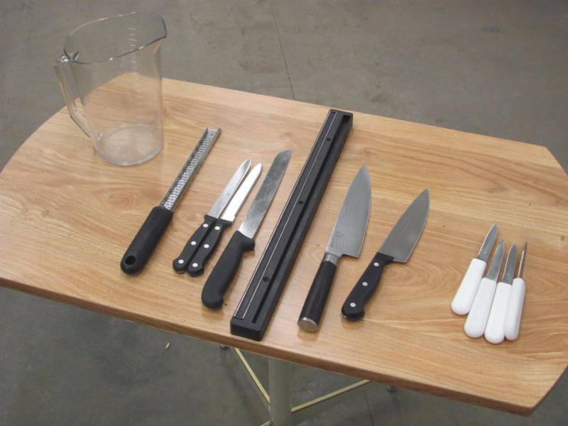lot 60 image: Kitchen Knife Lot