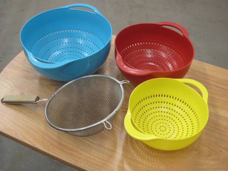lot 67 image: Food Strainer Lot