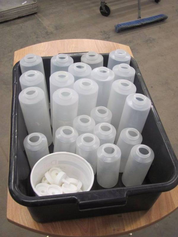lot 71 image: Condiment Dispenser Lot