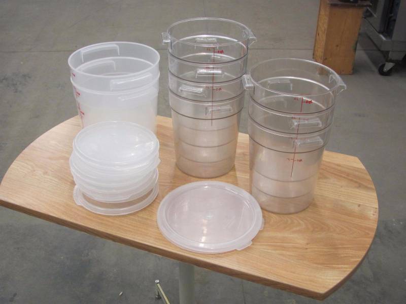 lot 75 image: Food Container Lot