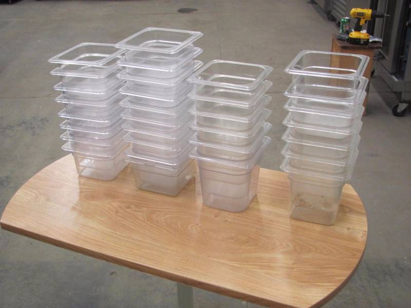 lot 78 image: 32 Count Food Storage Container Lot