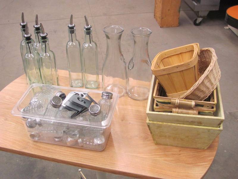 lot 84 image: Glass Jars & Baskets Lot