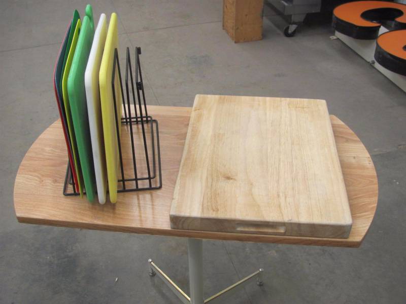 lot 90 image: Food Cutting Block & Boards Lot