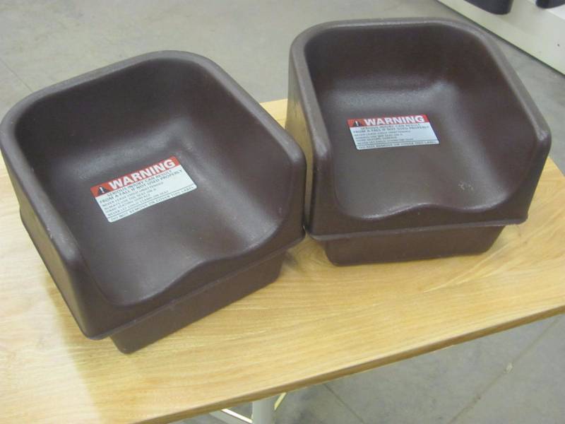lot 94 image: Lot of 2 Booster Seats
