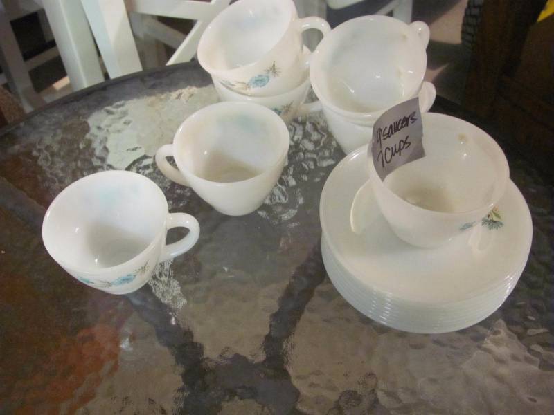 lot 97 image: Lot of Saucers & Cups