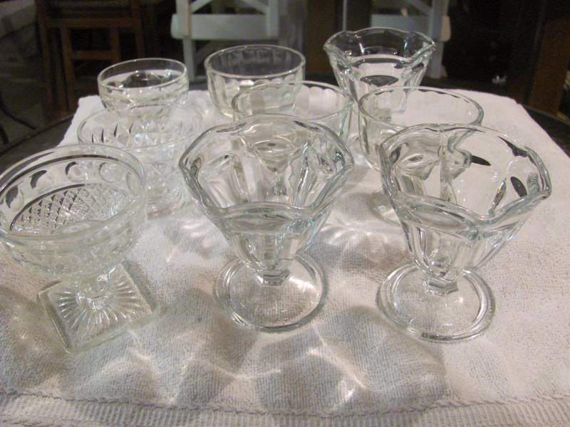 lot 103 image: Lot of 9 Glass Yogurt Bowls