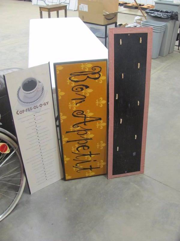 lot 135 image: Coffee Theme Decor Pictures and Bulletin Board Lot