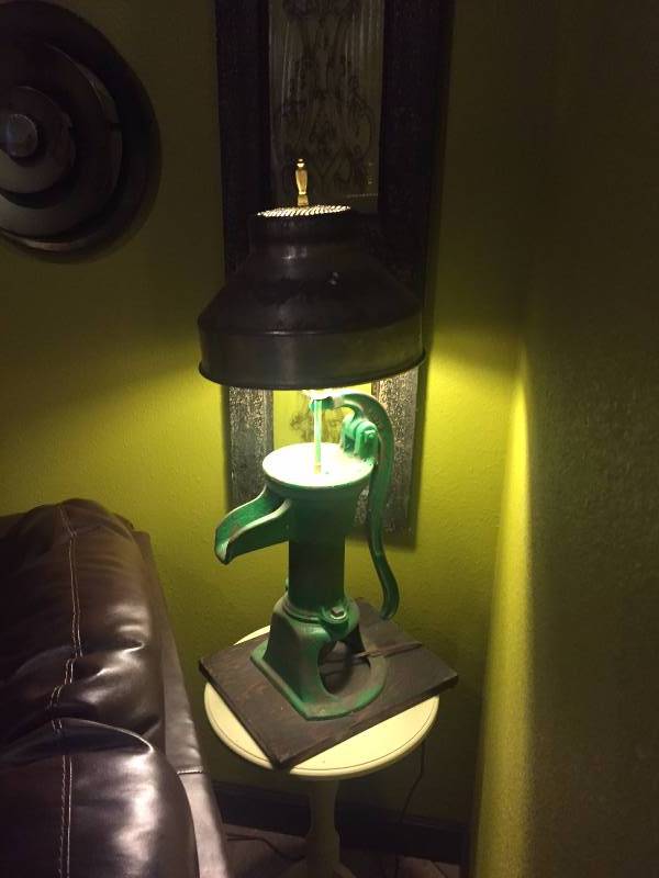 lot 132 image: Decorative Authentic Well Pump Lamp
