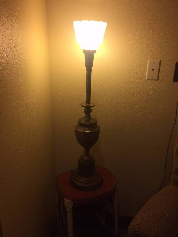 lot 131 image: Lamp