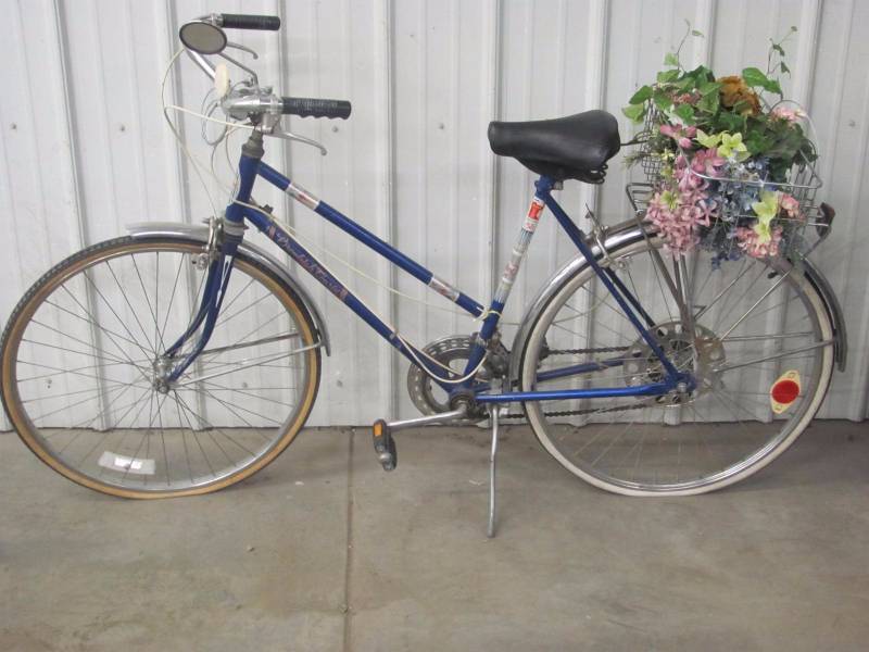 lot 155 image: Vintage Rollfast Bromleigh Tourist Bike