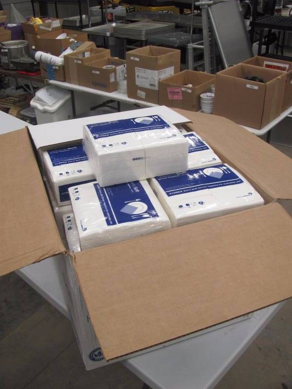 lot 198 image: 3000 Count Unopened Heavenly Soft Napkins