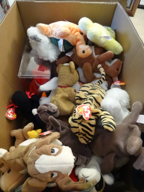 lot 23 image: Misc TY Beanie Babies...