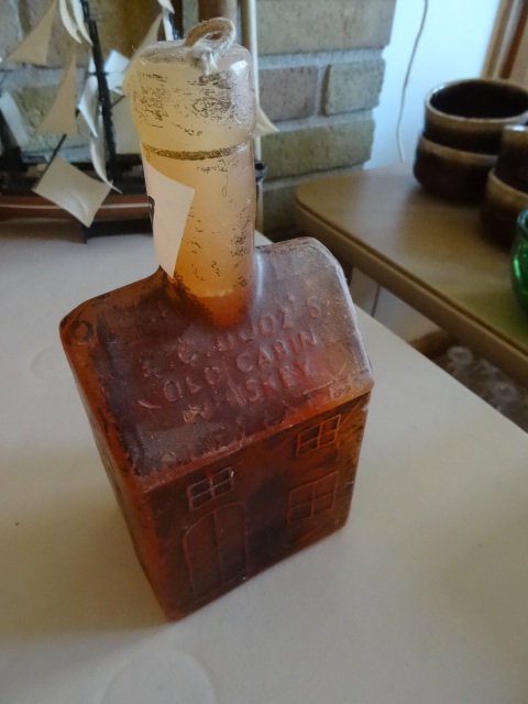 lot 39 image: E.C. Booz Old cabin Whiskey candle....