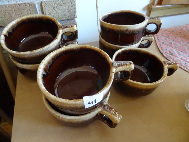 lot 41 image: Soup bowls. 7 count. Maple leaf pri...