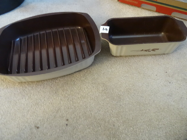 lot 49 image: Bakewaremicrowave casserole and lo...