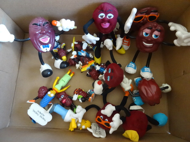 lot 65 image: Misc California raisin figurines.  ...