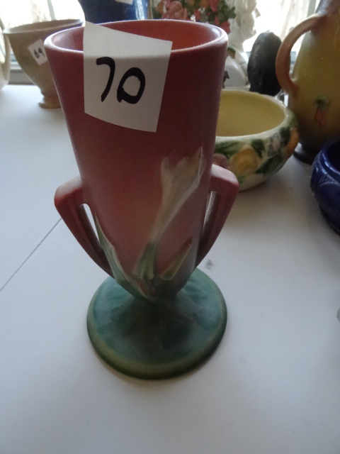lot 70 image: Roseville pottery, Thorn Apple. Tan...