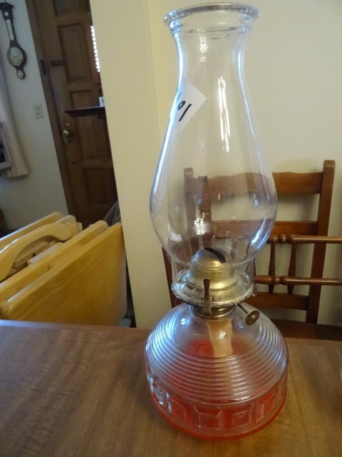 lot 101 image: Vintage 1970s kerosene oil lamp....