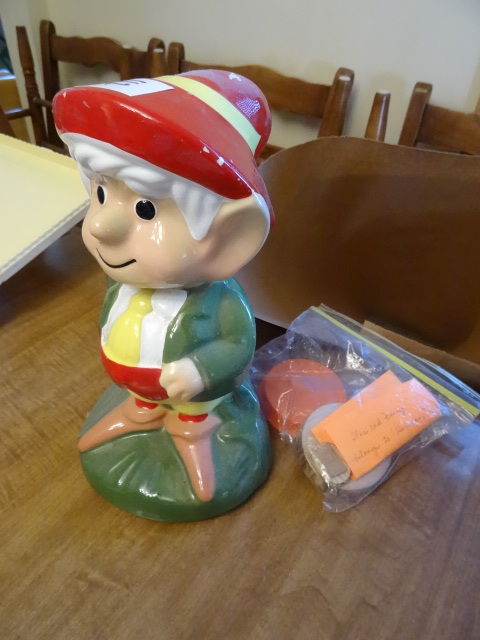 lot 112 image: Ernie The Keebler Elf Bank. Vintage...