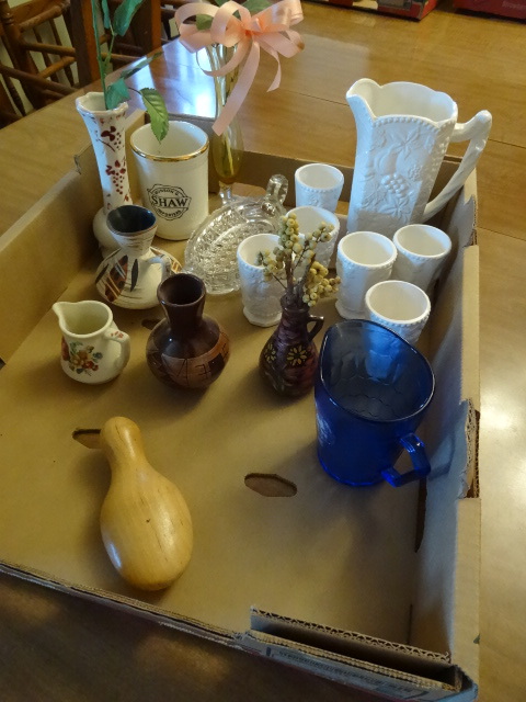 lot 116 image: Pitcher and 6 cup ceramic set. Misc...