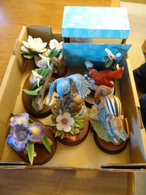 lot 119 image: Misc Andrea collectible figurines. ...