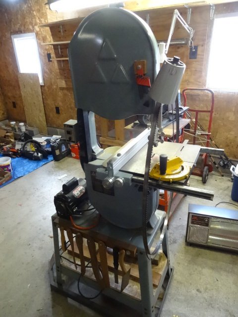 lot 130 image: Delta 14 wood cutting band saw. Mo...