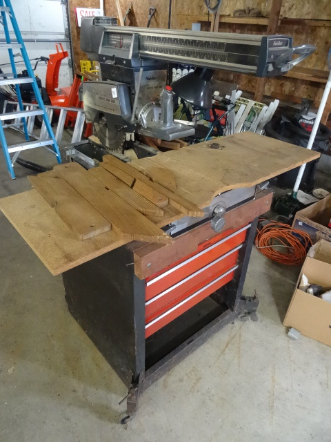 lot 131 image: 10 radial arm saw. Wards powr kraf...