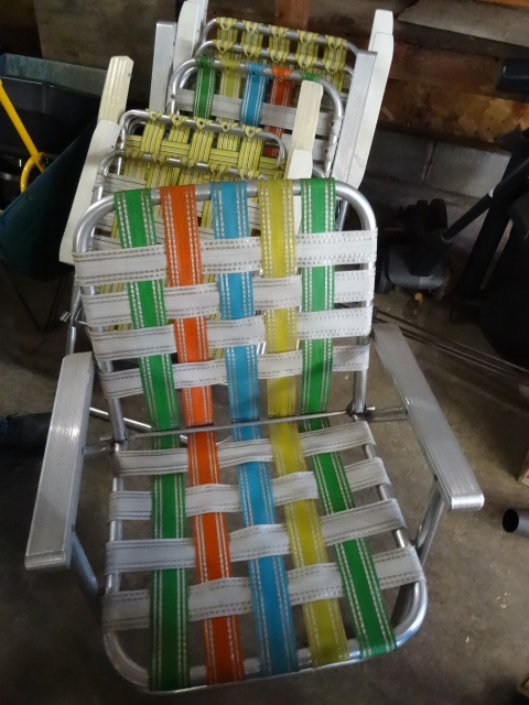 lot 182 image: 8 Aluminum fold up lawn chairs...
