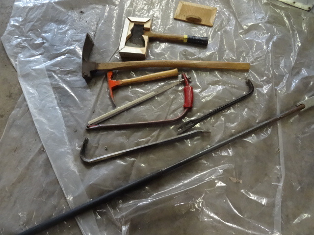 lot 189 image: Hatchet. Pick axe. Bow saw. 2 pry b...