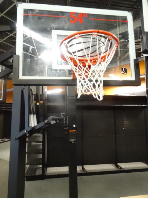 lot 2 image: Lifetime 54 basket ball hoop. Bran...