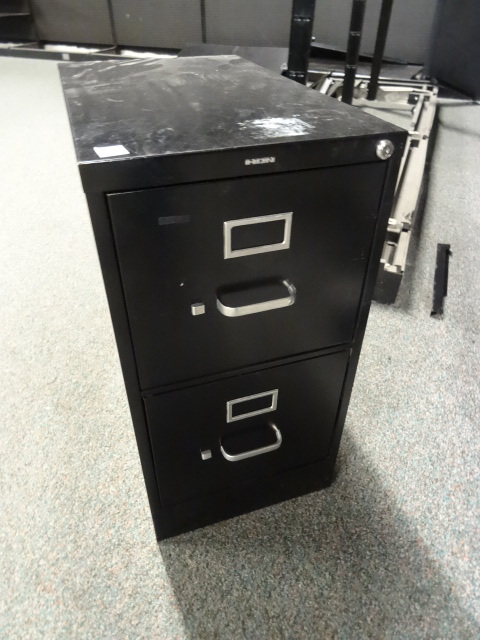 lot 38 image: Hon 15 metal 2 drawer file cabinet...