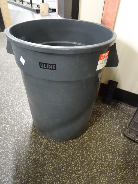 lot 68 image: Uline NSF garbage can. H-3687GR. 32...