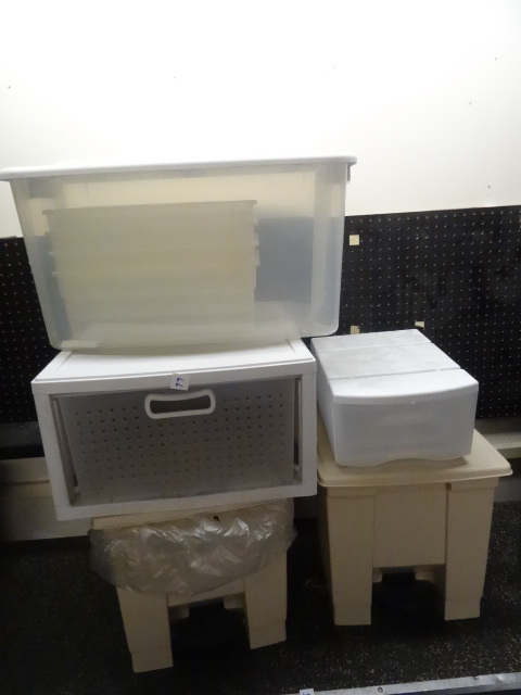 lot 77 image: 2 foot actuated garbage cans. Misc ...