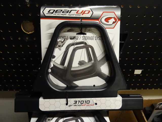 lot 87 image: Gear up storage system. 37010 grand...