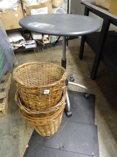 lot 90 image: Hon portable work station. 5 misc w...