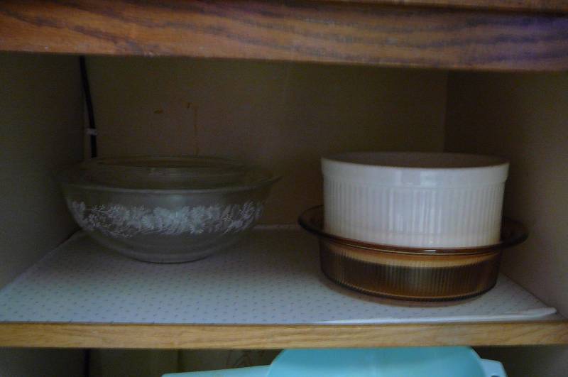 lot 49 image: Bowls & Colanders, Cutting Mats, misc.