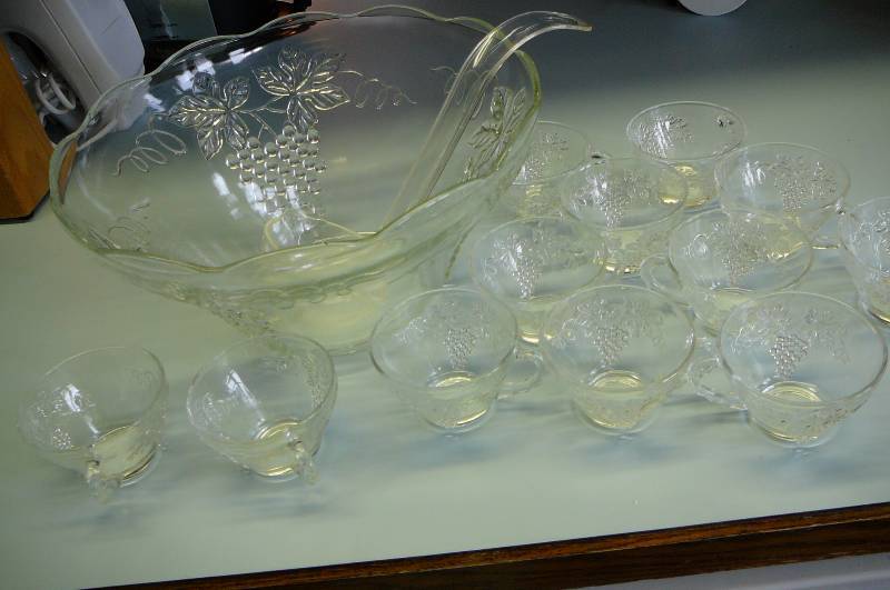 lot 52 image: Punch Bowl and 12 Cups