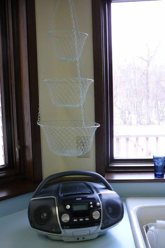 lot 55 image: Radio, & Fruit Hanger