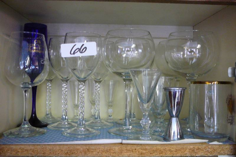 lot 66 image: Lot of wine glasses