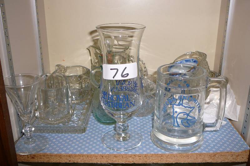 lot 76 image: Glasses
