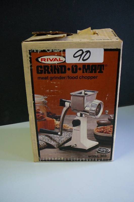 lot 90 image: Meat grinder food chopper, Grind o mat Model 303