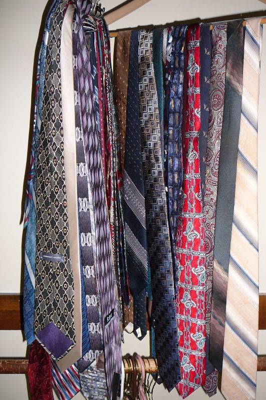lot 91 image: Lot of ties 20 