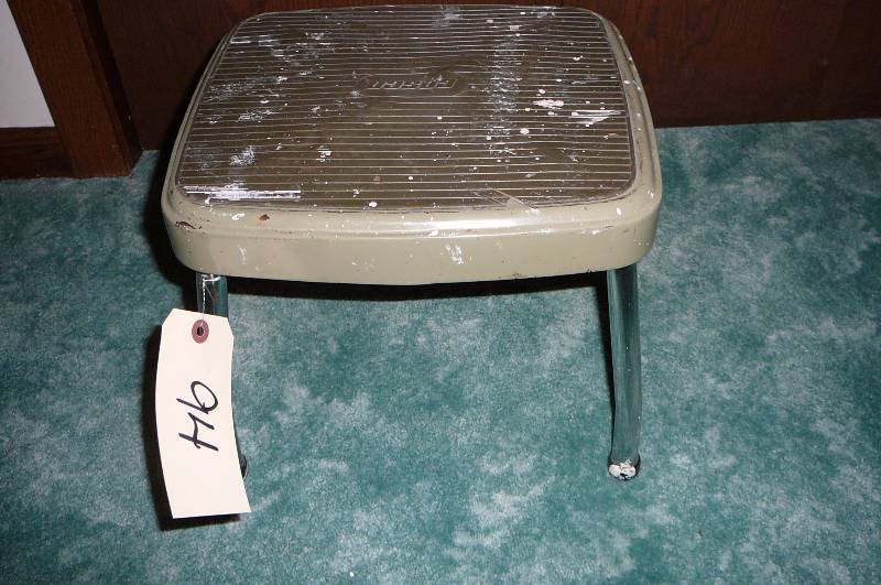 lot 94 image: Step stool