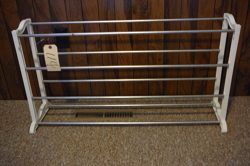 lot 114 image: Shoe Rack