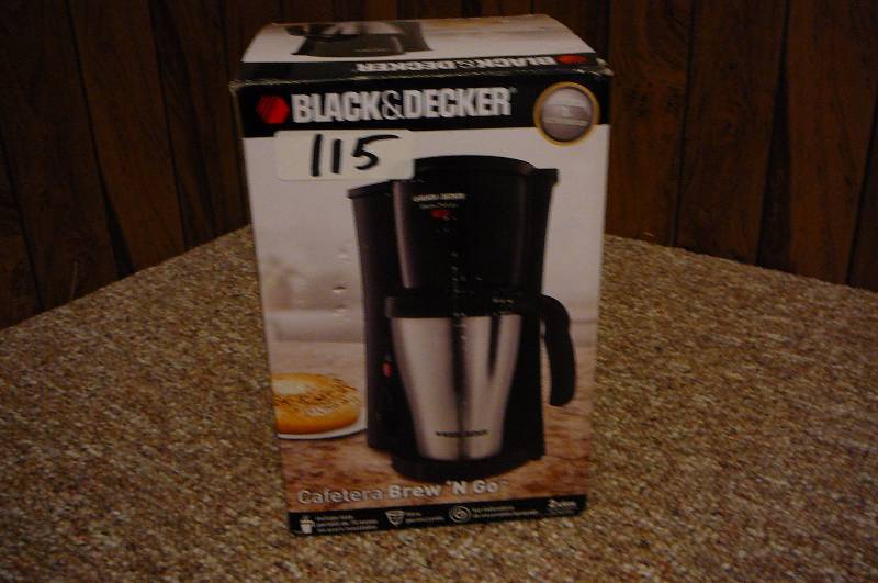 Black and Decker Mini Fridge, Frigidaire Microwave and Mr. Coffee Coffee  Machine - Roller Auctions