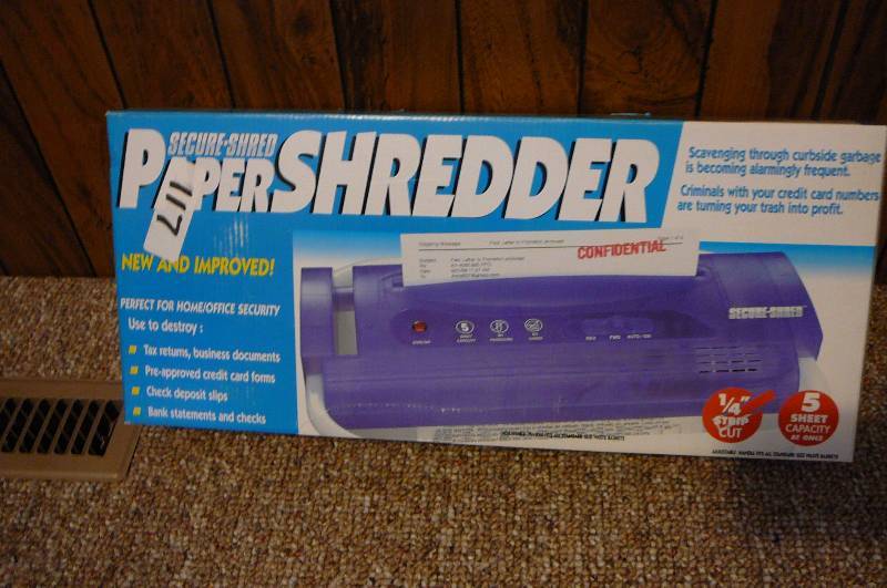 lot 117 image: Paper Shredder New in Box