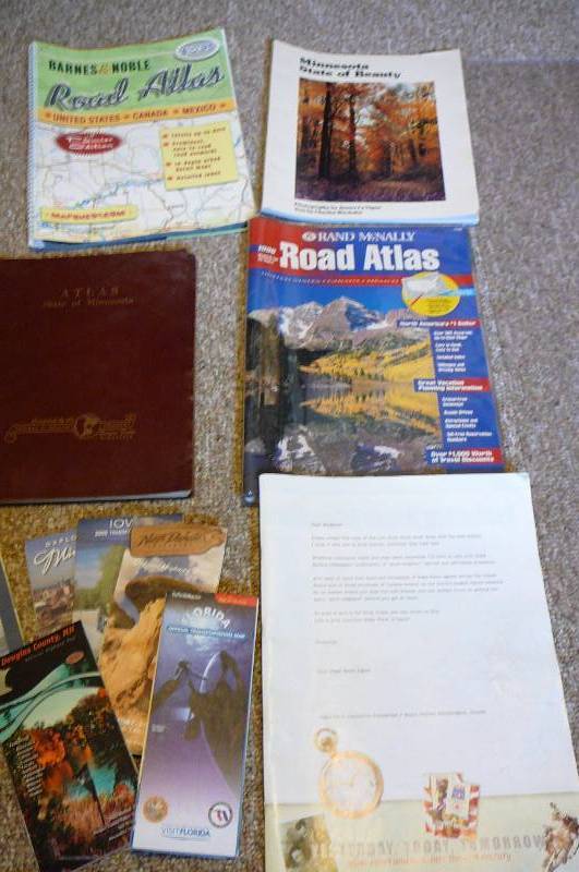 lot 120 image: Lot of Atlass & Road Maps