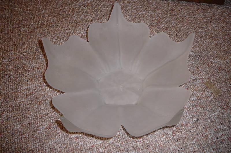 lot 131 image: Decorative Bowl
