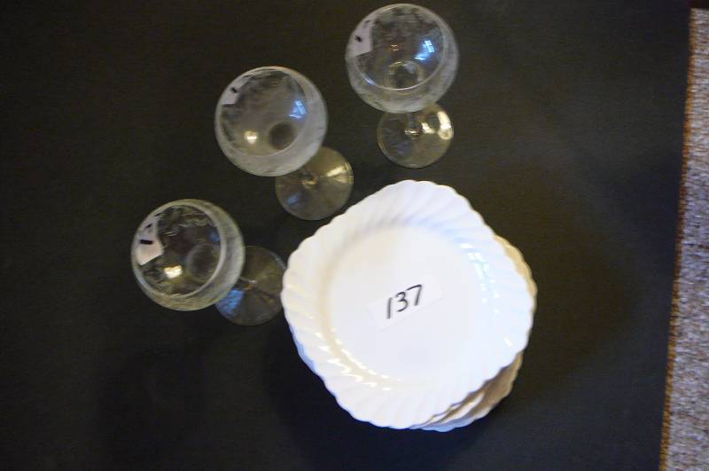 lot 137 image: Wine Glasses 3 , 13 dessert Plates